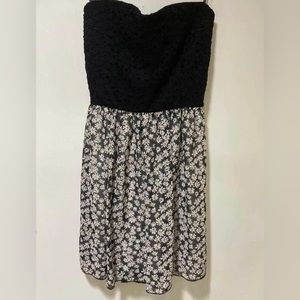 Womens Black and white floral dress size Medium